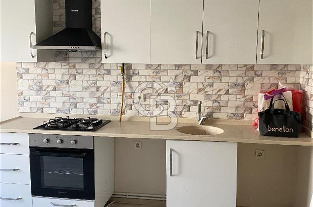 Karşıyaka Yenigirne caddesi kiralık 1+1 daire