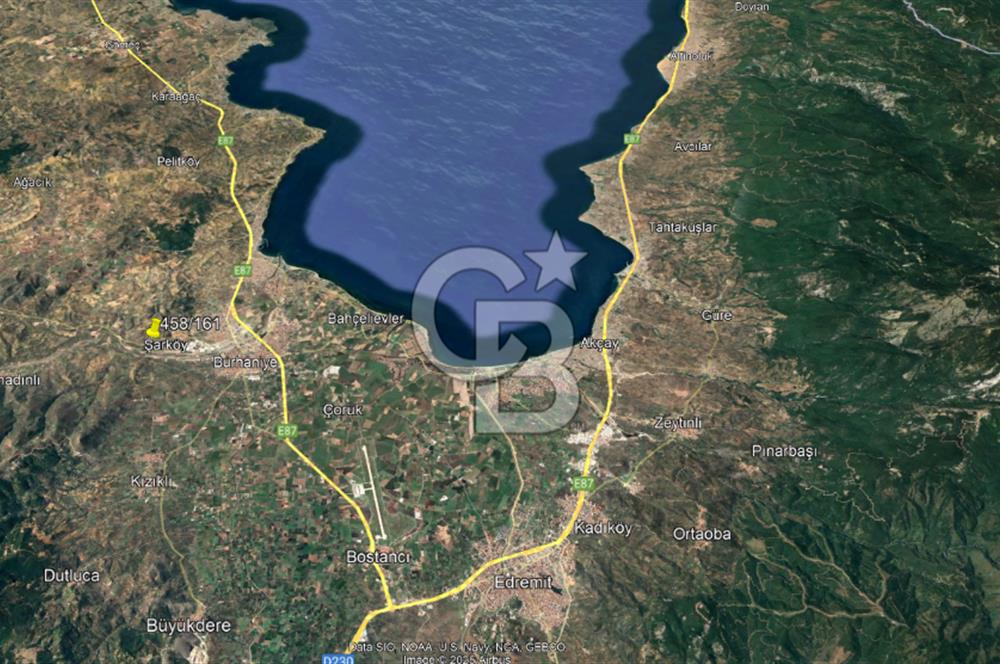 BALIKESİR;BURHANİYE,ŞARKÖY DE YOLU OLAN SATILIK ZEYTİNLİK