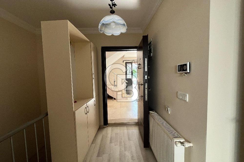 Urla Yaka Mahallesin'de Bahçeli Kiralık Dublex Daire