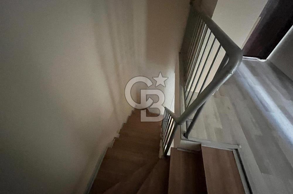 Urla Yaka Mahallesin'de Bahçeli Kiralık Dublex Daire