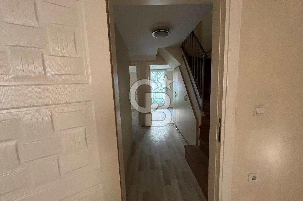 Urla Yaka Mahallesin'de Bahçeli Kiralık Dublex Daire
