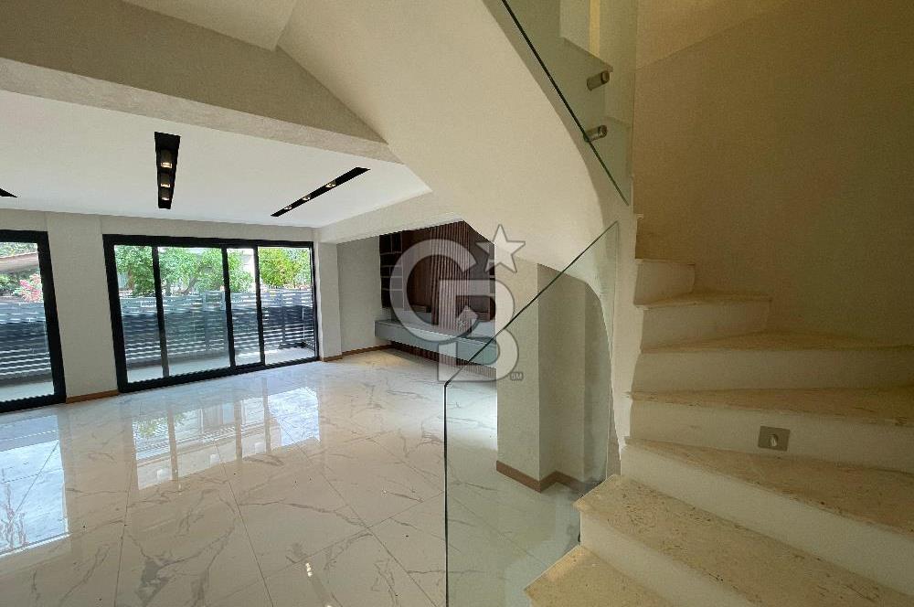 İzmir Güzelbahçe Yalı Satılık Müstakil Villa 3+1 Tripleks