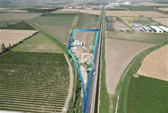 İzmir Menemen Kesik Satılık Tarla 14800 M2 İçinde 500 M2 Yapı