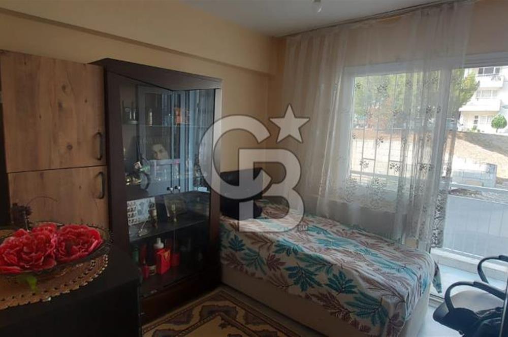 İZMİR ÇİĞLİ YAKAKENT’TE SATILIK 1+1 FİYATINA 3+1 CB~PH