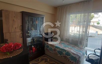 İZMİR ÇİĞLİ YAKAKENT’TE SATILIK 1+1 FİYATINA 3+1 CB~PH