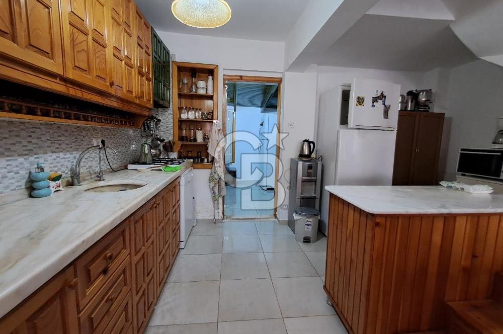 Akbükte Zarafetle Konforun Buluştuğu Denize Yakın,Şömineli Villa