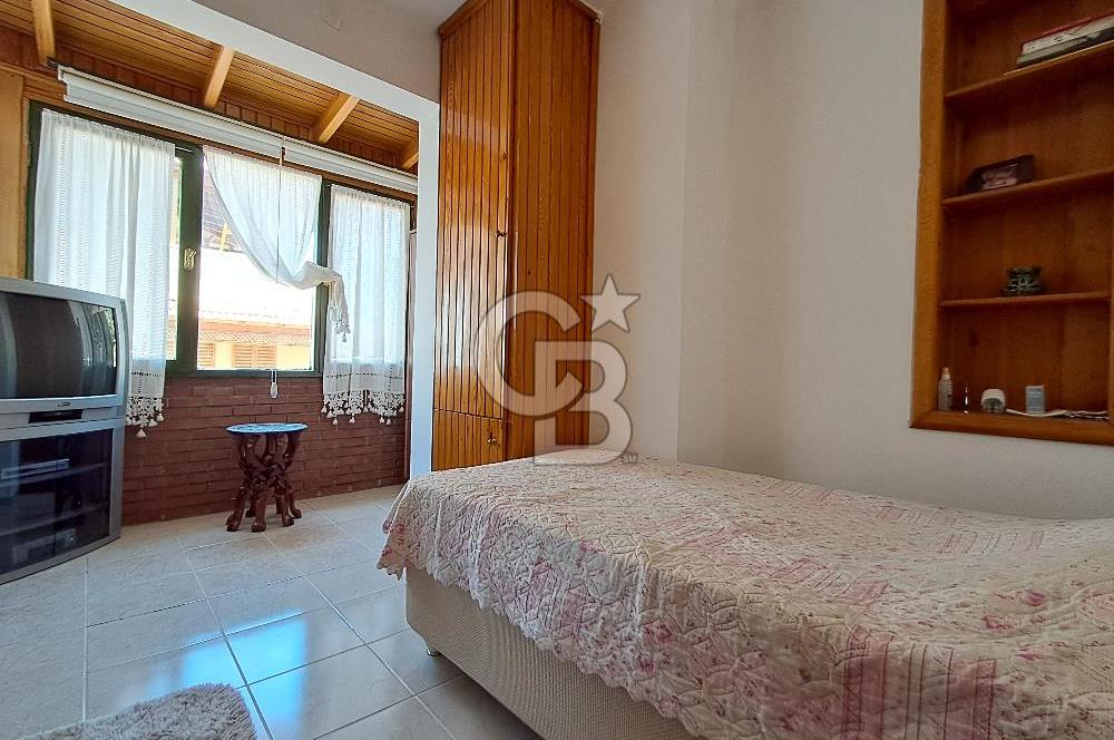 Akbükte Zarafetle Konforun Buluştuğu Denize Yakın,Şömineli Villa