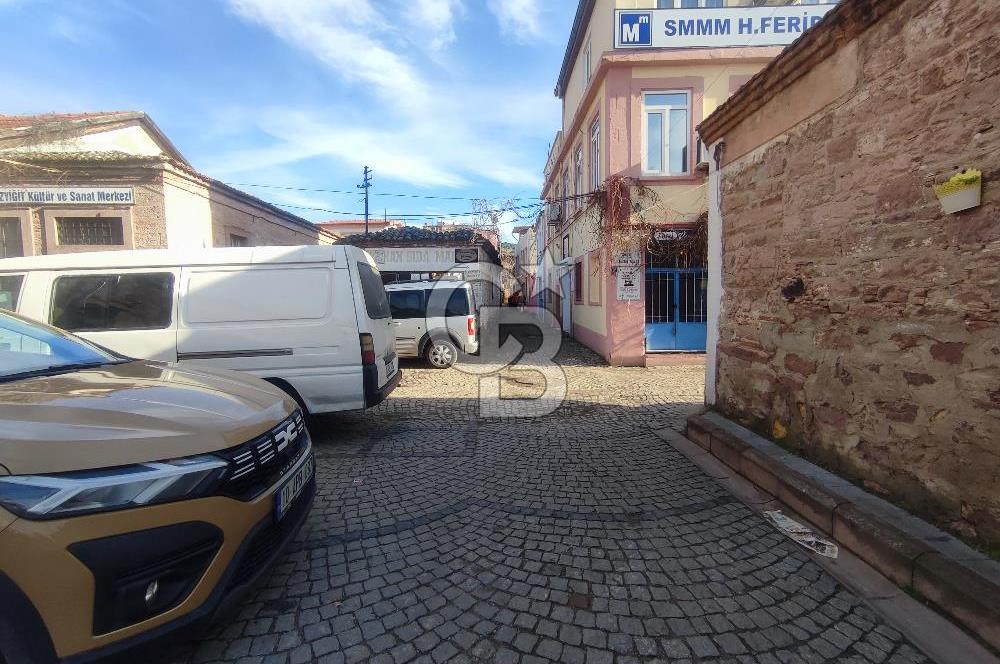 Ayvalık Merkez Çarşı İçinde Satılık Müstakil Ev 