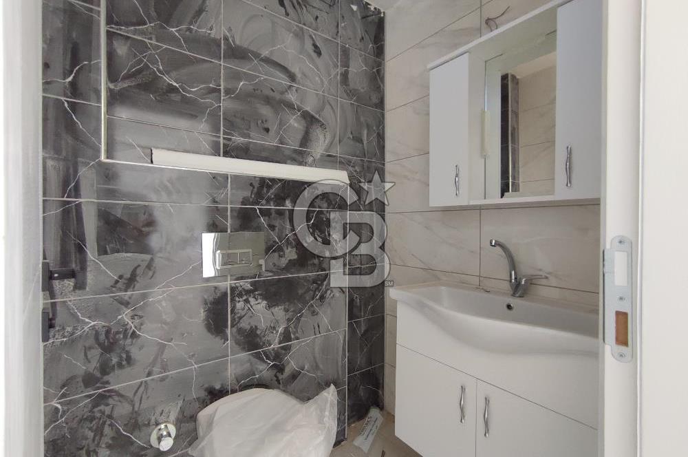 Deniz Kenarında Havuzlu Sitede Satılık Sıfır Villa 