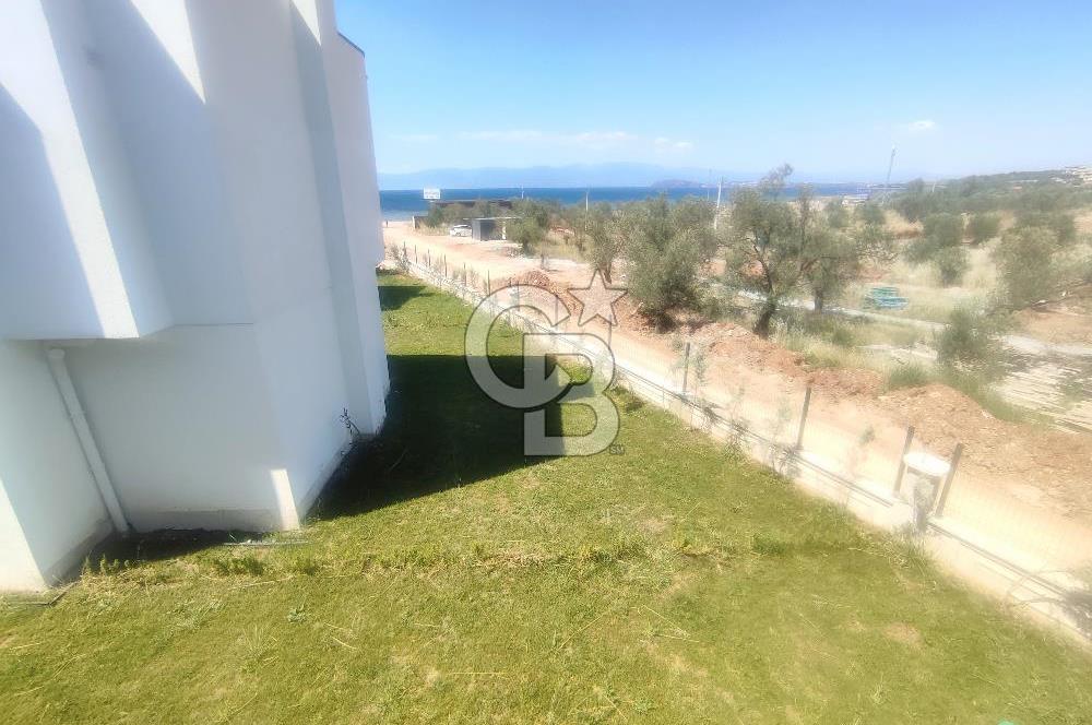 Deniz Kenarında Havuzlu Sitede Satılık Sıfır Villa 