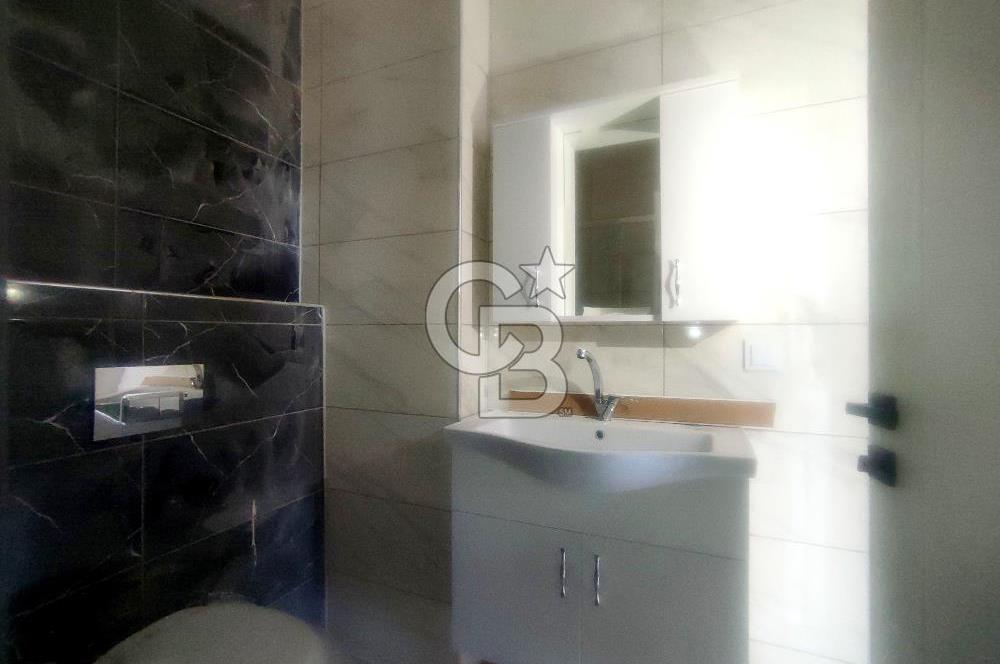 Deniz Kenarında Havuzlu Sitede Satılık Sıfır Villa 