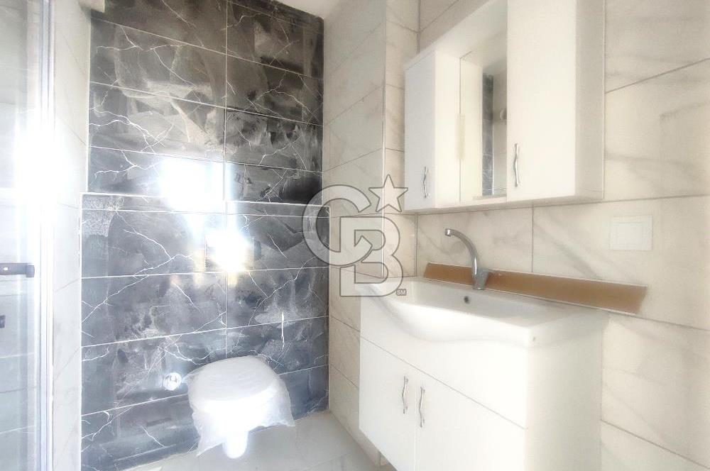 Deniz Kenarında Havuzlu Sitede Satılık Sıfır Villa 