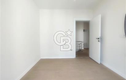 Deniz Kenarında Havuzlu Sitede Satılık Sıfır Villa 