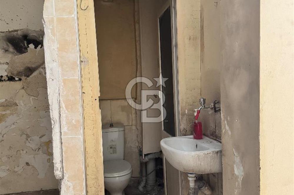 KADIKÖY DE RIHTIMA ÇOK YAKIN KİRALIK DÜKKAN