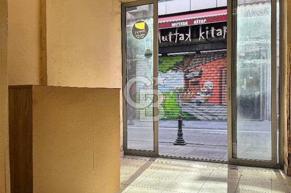 KADIKÖY DE RIHTIMA ÇOK YAKIN KİRALIK DÜKKAN