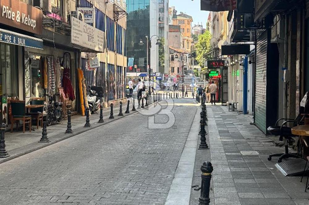 KADIKÖY DE RIHTIMA ÇOK YAKIN KİRALIK DÜKKAN