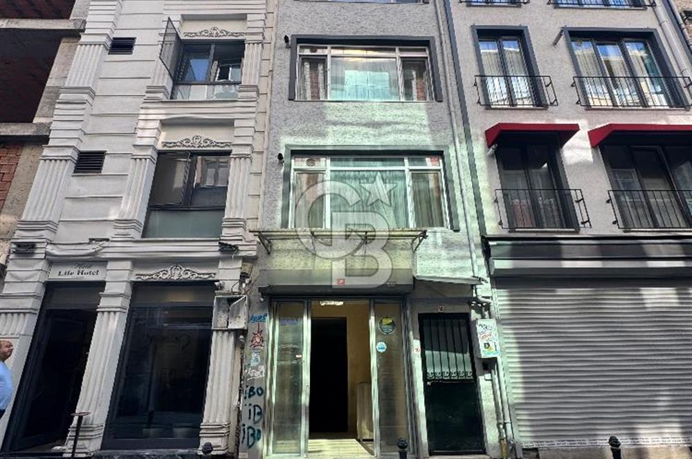KADIKÖY DE RIHTIMA ÇOK YAKIN KİRALIK DÜKKAN