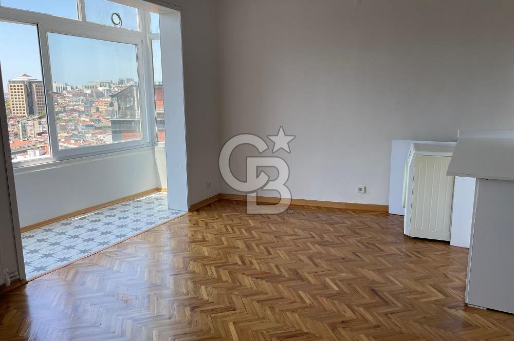 TÜRKALİ MAHALLESİ'NDE BOĞAZ MANZARALI 2+1 YENİLENMİŞ DAİRE