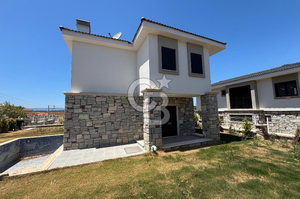 Tam Müstakil Havuzlu Satılık 4+1 Villa