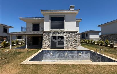Tam Müstakil Havuzlu Satılık 4+1 Villa