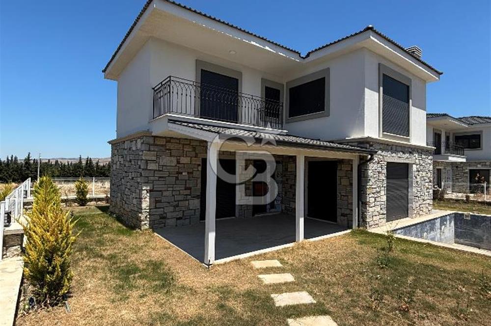 Tam Müstakil Havuzlu Satılık 4+1 Villa