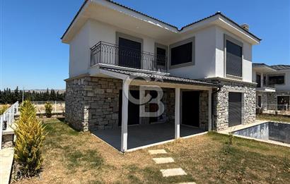 Tam Müstakil Havuzlu Satılık 4+1 Villa