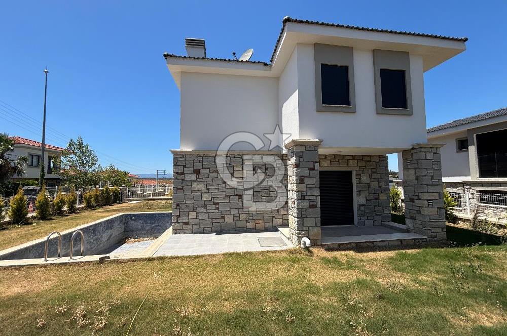 Tam Müstakil Havuzlu Satılık 4+1 Villa