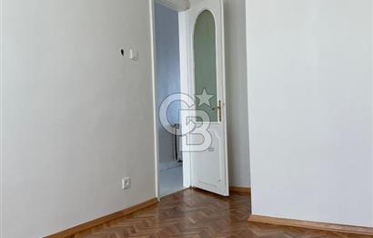 TÜRKALİ MAHALLESİ'NDE BOĞAZ MANZARALI 2+1 YENİLENMİŞ DAİRE