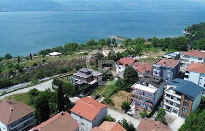 ESENTEPE Mah.nde İMARLI,VİLLA YAPIMINA UYGUN GÖL MANZARA arsa !