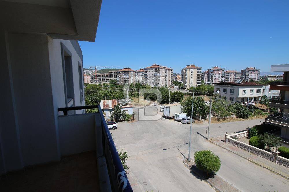 Gaziemir Irmak Mah.de 3+1 - 175 M² Köşe Konum Satılık Daire
