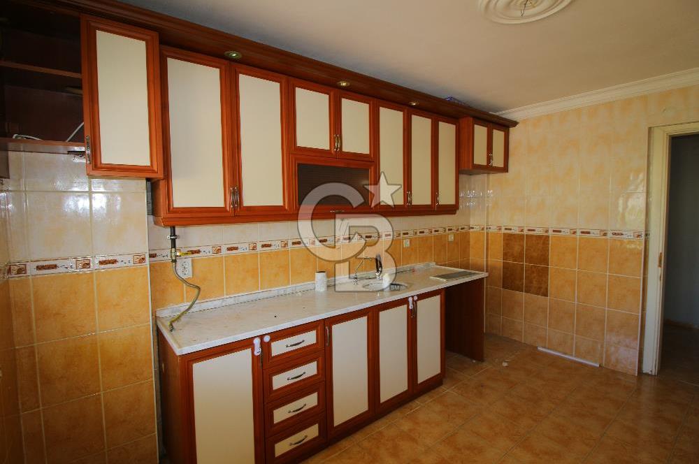 Gaziemir Irmak Mah.de 3+1 - 175 M² Köşe Konum Satılık Daire