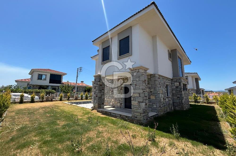 Tam Müstakil Havuzlu Satılık 4+1 Villa