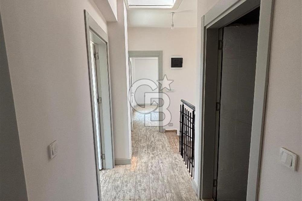 Tam Müstakil Havuzlu Satılık 4+1 Villa
