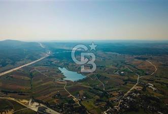 İZMİT SÜVERLER KOCAPINAR MEVKİ GÖLE YAKIN 3.537 M2 SATILIK TARLA