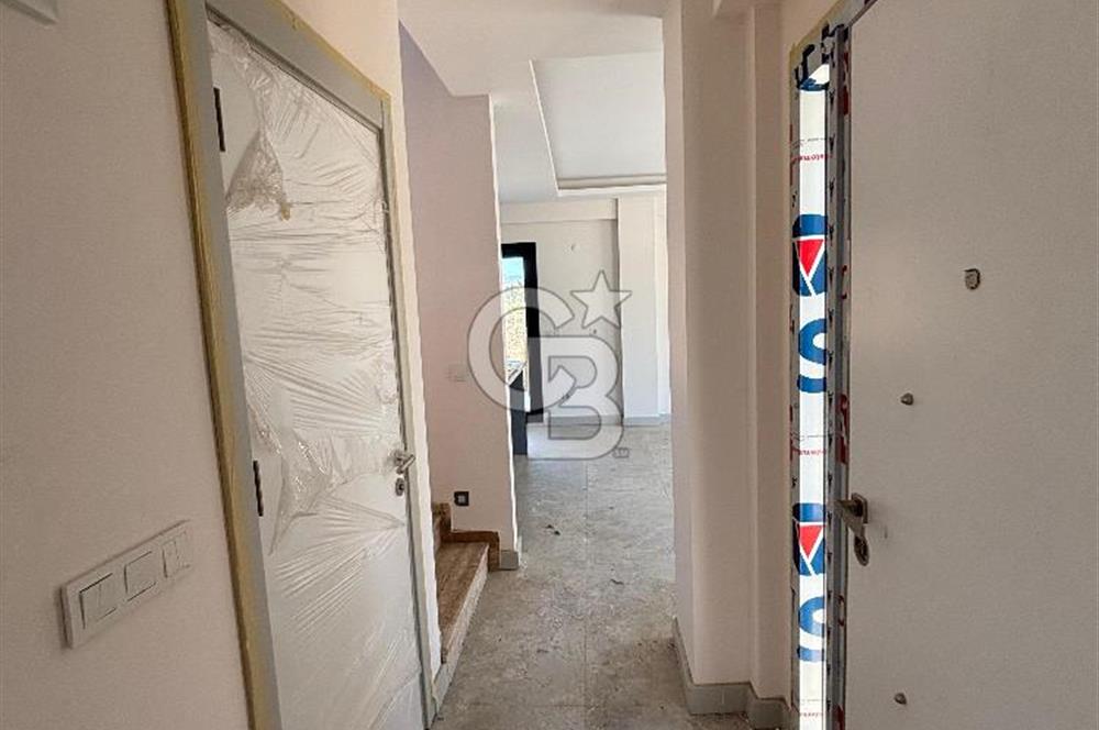 Tam Müstakil Havuzlu Satılık 4+1 Villa