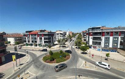 BALIKESİR BAHÇELİEVLER'DE KÖŞE KONUMDA, GENİŞ VE FERAH 3+1 SATILIK DAİRE!