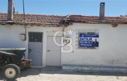 AKHİSAR BALLICA'DA TEK ODA MUTFAK WC BANYO KÖY EVİ