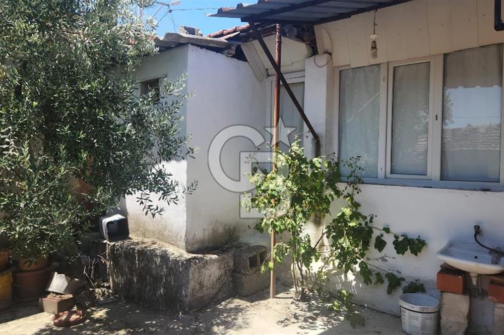 AKHİSAR BALLICA'DA TEK ODA MUTFAK WC BANYO KÖY EVİ