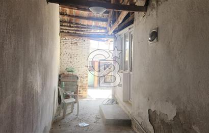 AKHİSAR BALLICA'DA TEK ODA MUTFAK WC BANYO KÖY EVİ