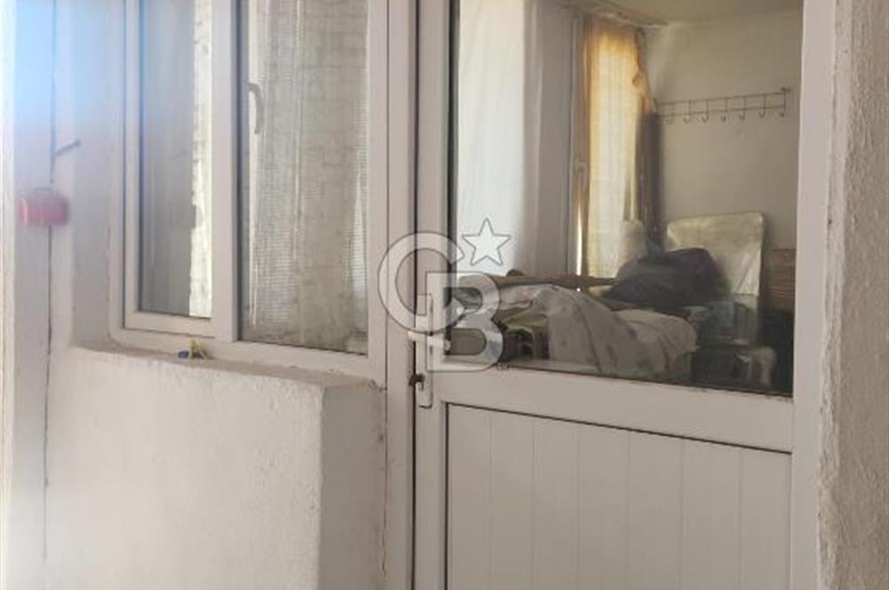 AKHİSAR BALLICA'DA TEK ODA MUTFAK WC BANYO KÖY EVİ