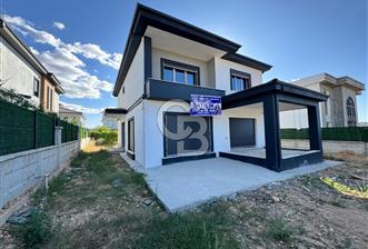 COLDWELL BANKER SAFİR'den YAKINCA da 5+1 SATILIK LÜKS VİLLA