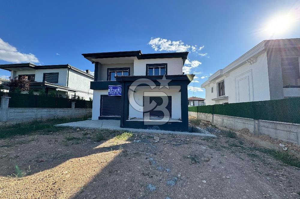 COLDWELL BANKER SAFİR'den YAKINCA da 5+1 SATILIK LÜKS VİLLA