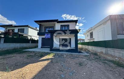 COLDWELL BANKER SAFİR'den YAKINCA da 5+1 SATILIK LÜKS VİLLA