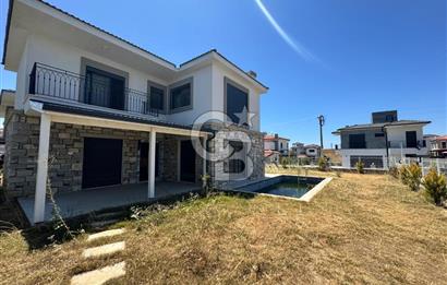 Müstakil Bahçeli Havuzlu 4+1 Satılık Villa