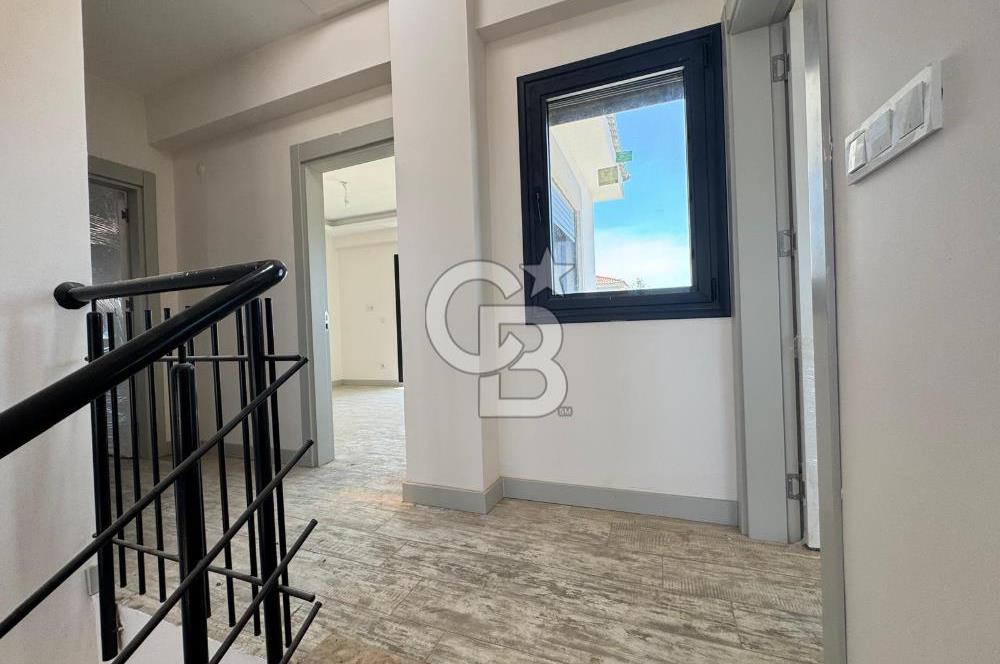 Müstakil Bahçeli Havuzlu 4+1 Satılık Villa