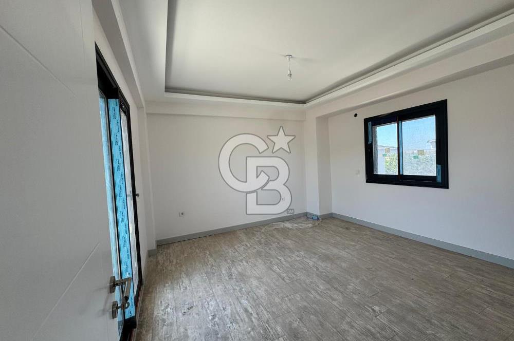 Müstakil Bahçeli Havuzlu 4+1 Satılık Villa