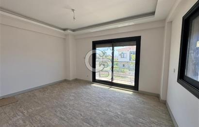 Müstakil Bahçeli Havuzlu 4+1 Satılık Villa