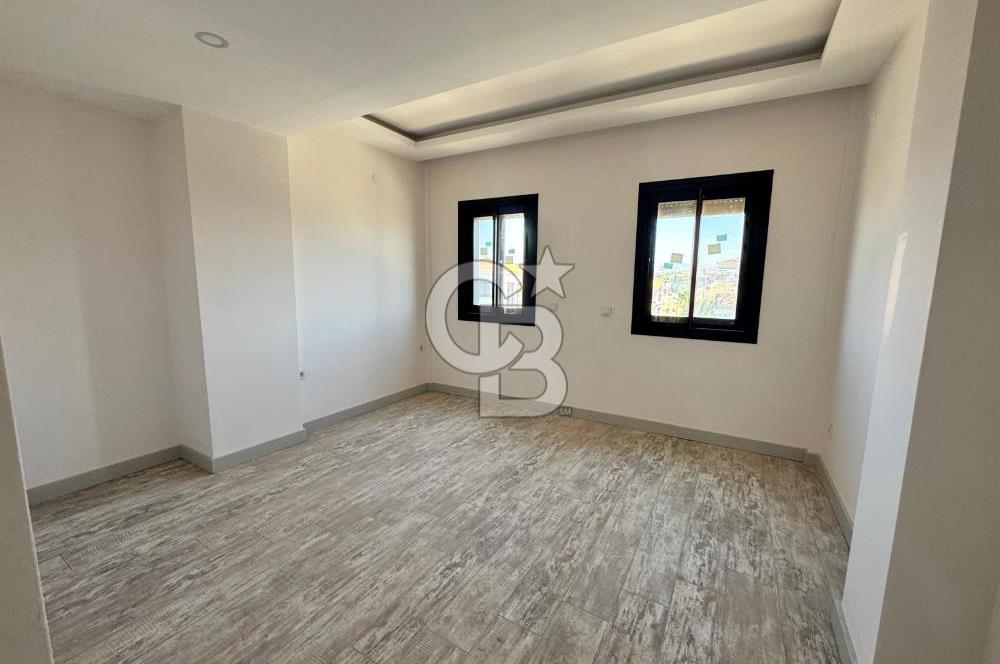 Müstakil Bahçeli Havuzlu 4+1 Satılık Villa