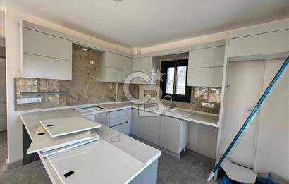 Müstakil Bahçeli Havuzlu 4+1 Satılık Villa