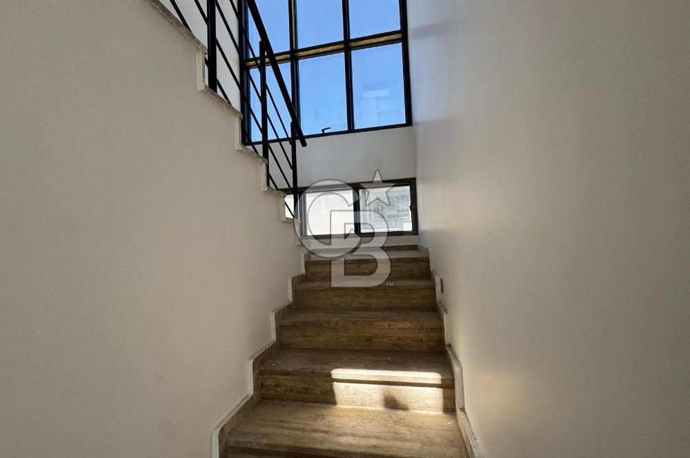 Müstakil Bahçeli Havuzlu 4+1 Satılık Villa